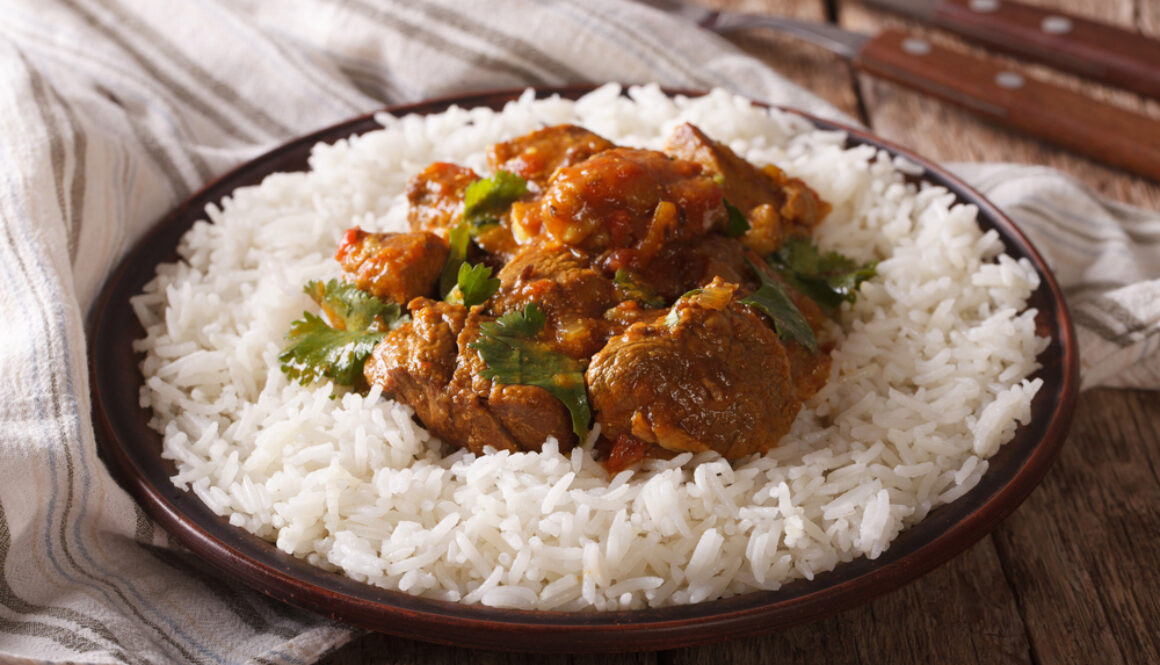 Traditional,Beef,Madras,With,Garnish,Basmati,Rice,Close-up,On,A