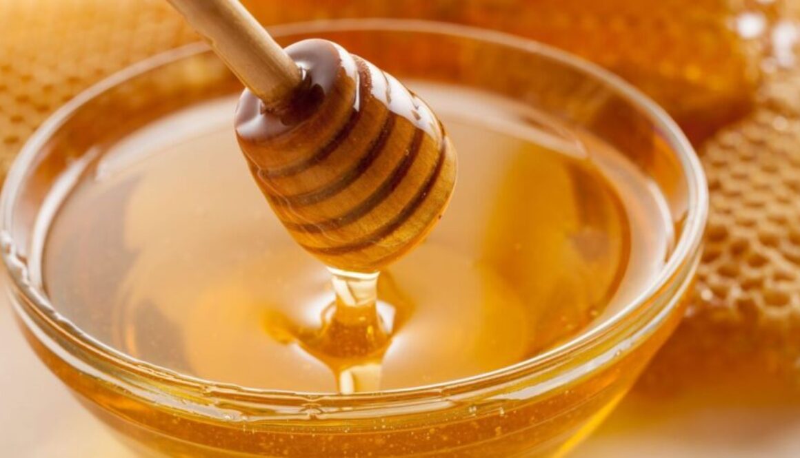 miele in una ciotola